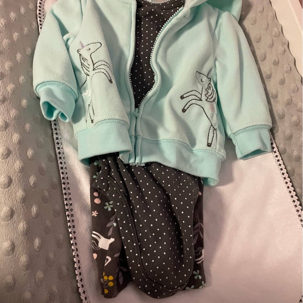 Carter’s Unicorn outfit